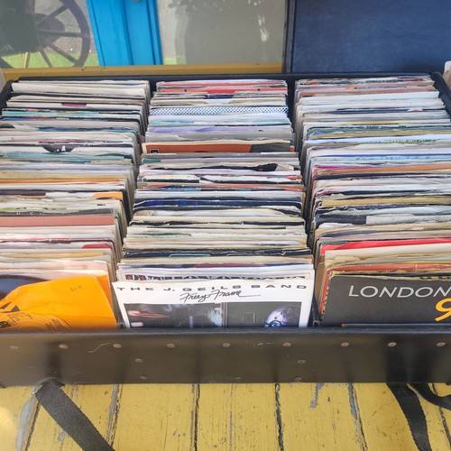 Vinyl records 7 - 35, x